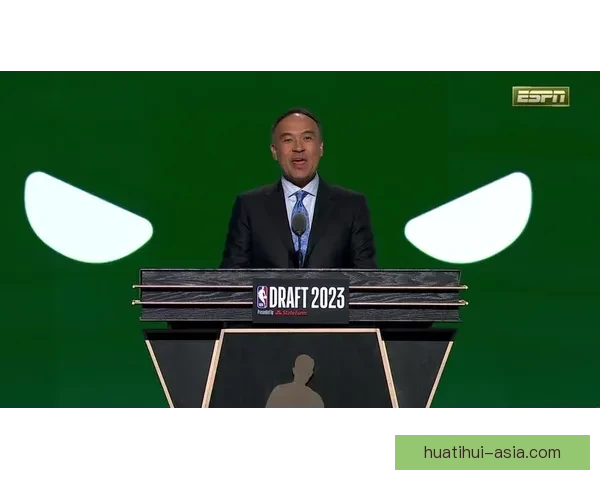 22岁新秀力压状元大热轰出26+9美记质疑选秀顺位低 22岁新秀力压状元大热轰出26+9美记质疑选秀顺位低